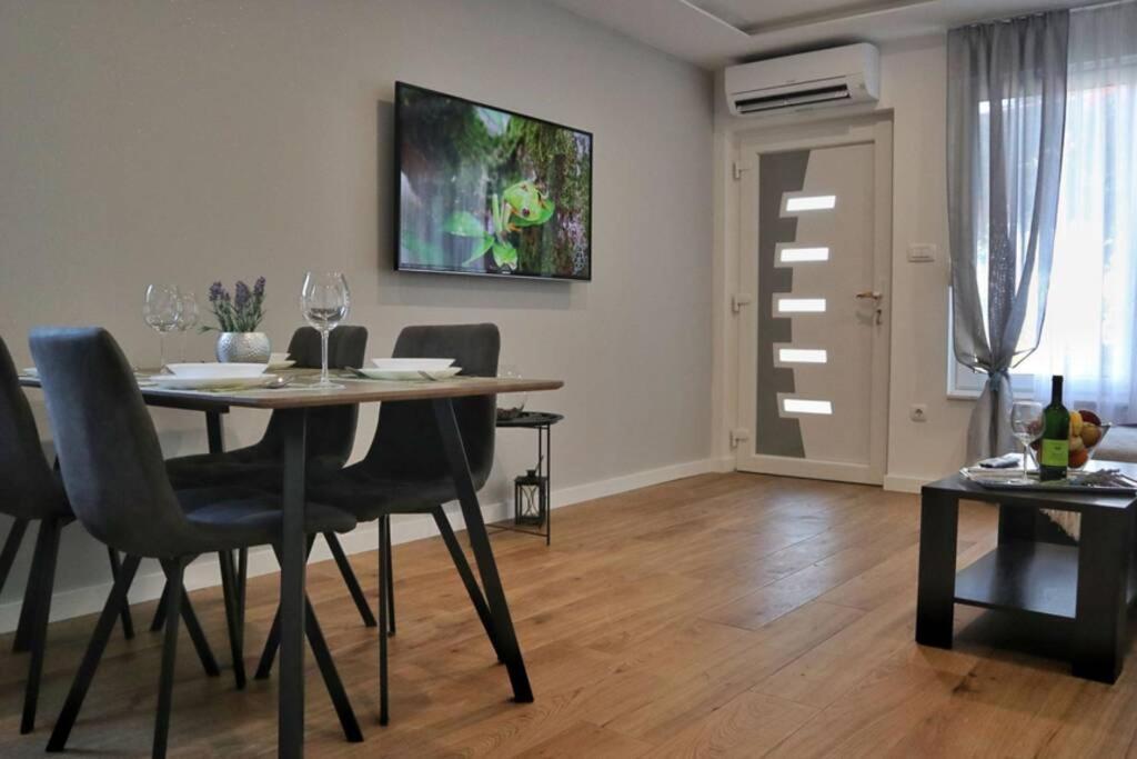 Luxury Dim Apartment Split Exterior foto